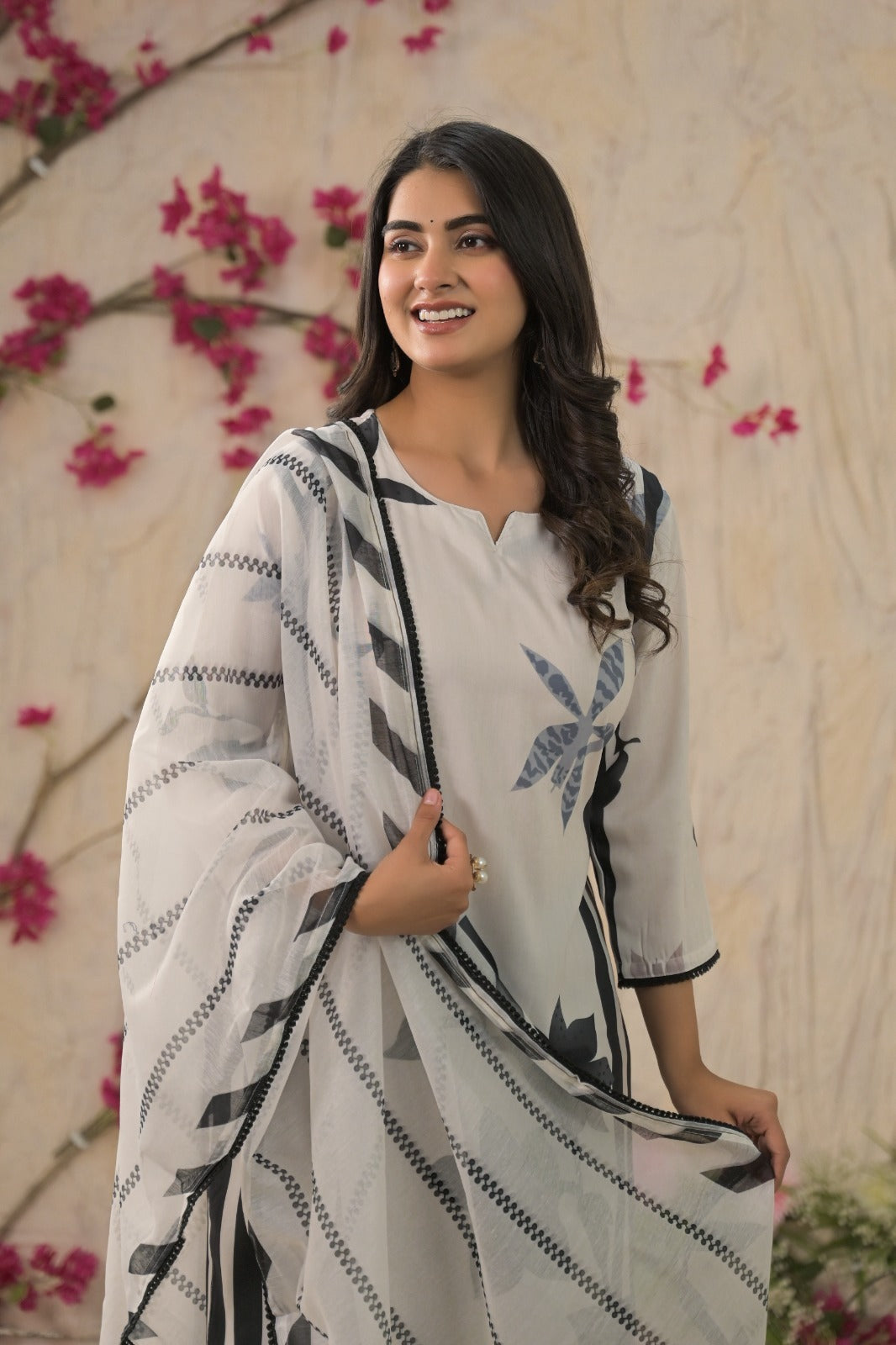 Image of Raksha Bandhan Exclusive Embroidered Kurti Set with Pallu from Lehera Fashions