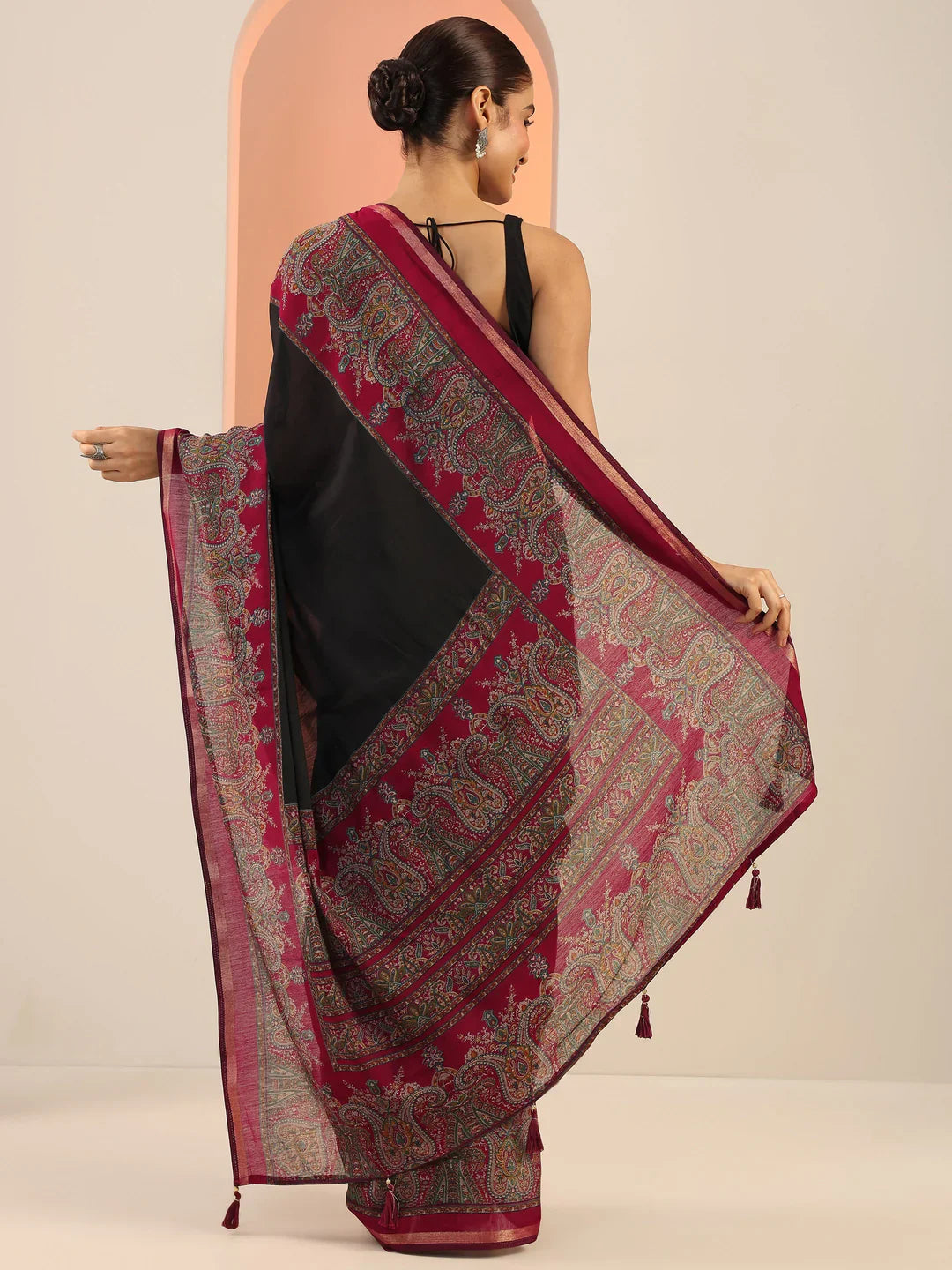 Majestic Black Handprinted Cotton Saree with Unstitched Blouse Piece