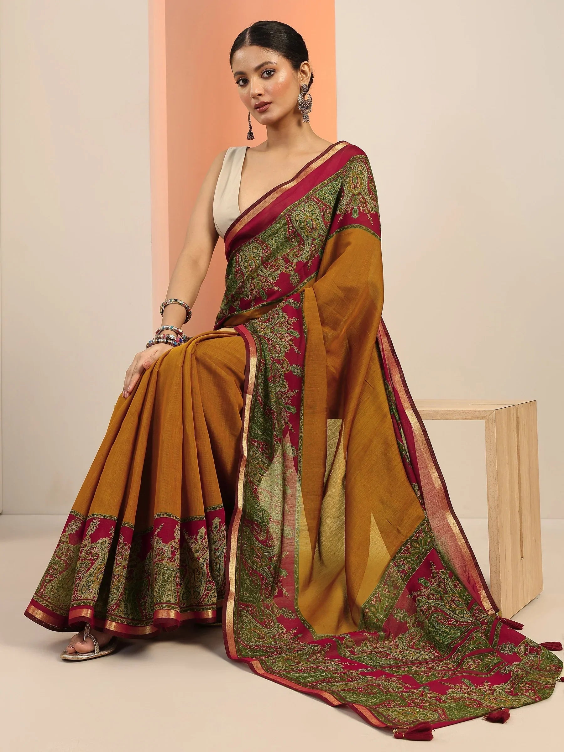 Mustard Printed Cotton Blend Saree with Unstitched Blouse Piece